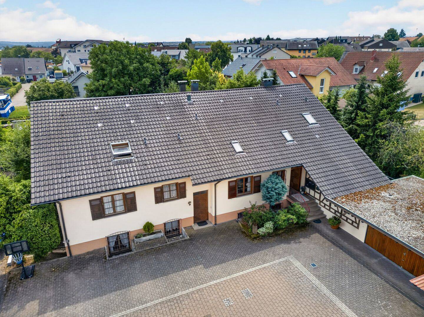 Landhaus-Idyll mit parkähnlichem Garten – rund 333 m² Wohn- und Nutzfläche zum Wohnen und Arbeiten, 75245 Neulingen