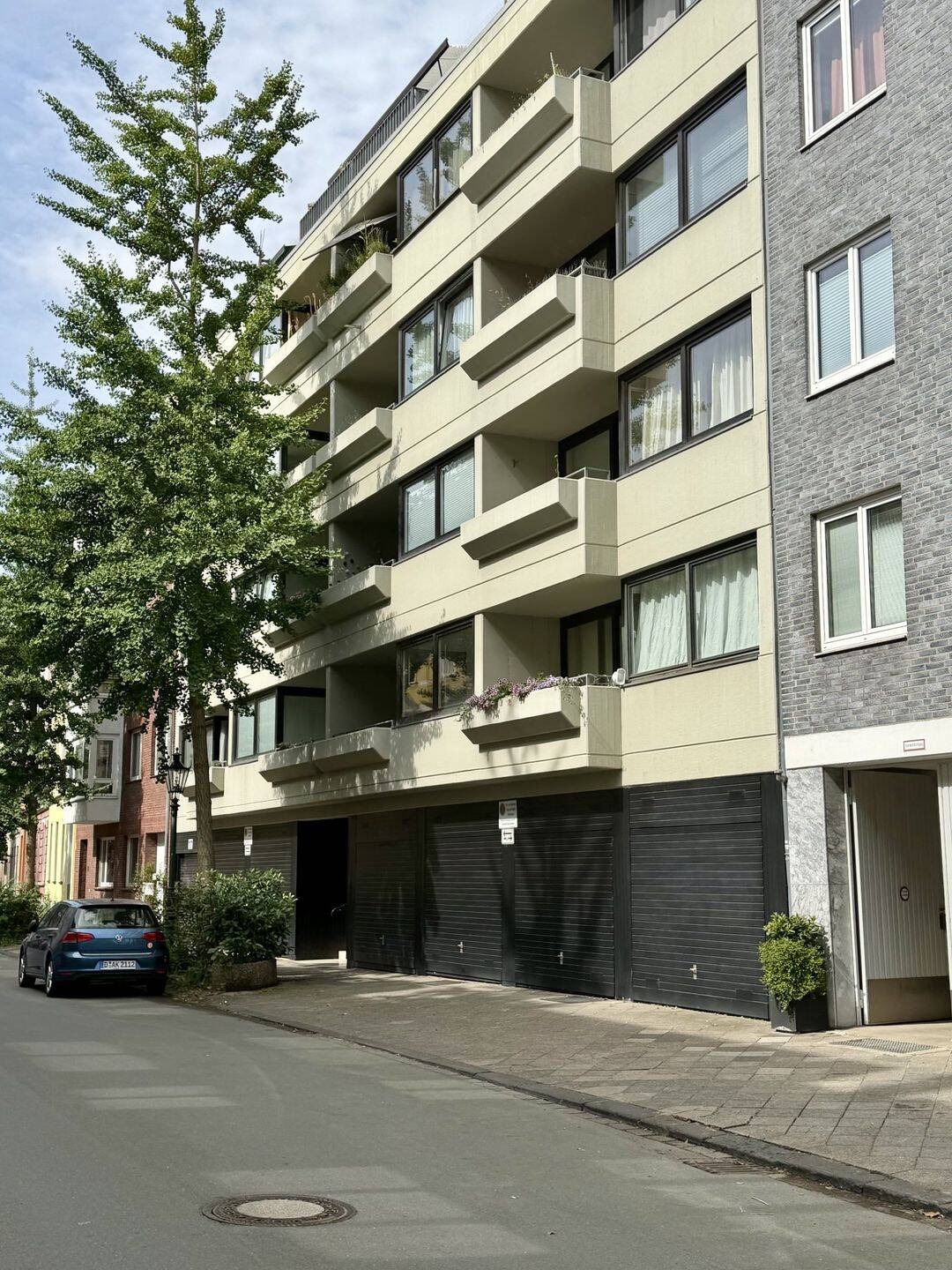 Großzügige 1-Zimmer-Wohnung mit Loggia in Unterbilk (Möblierung optional), 40219 Düsseldorf (Hafen Unterbilk)