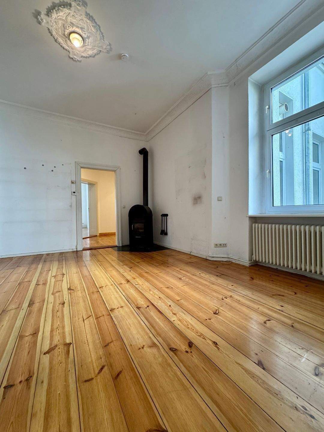Stuck. Kamin. Dielen. Loggia. – Altbauperle mit ca. 120 m² und großem Potenzial in Steglitz, 12163 Berlin (Steglitz-Zehlendorf Friedenau Steglitz)