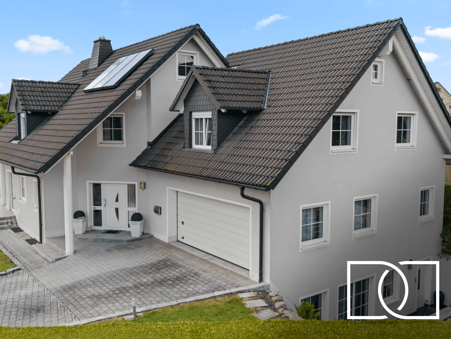 Luxus pur & Fernblick! Hochwertiges Anwesen nahe Bayreuth mit ELW, tollem Garten und Traumterrasse, 95503 Hummeltal