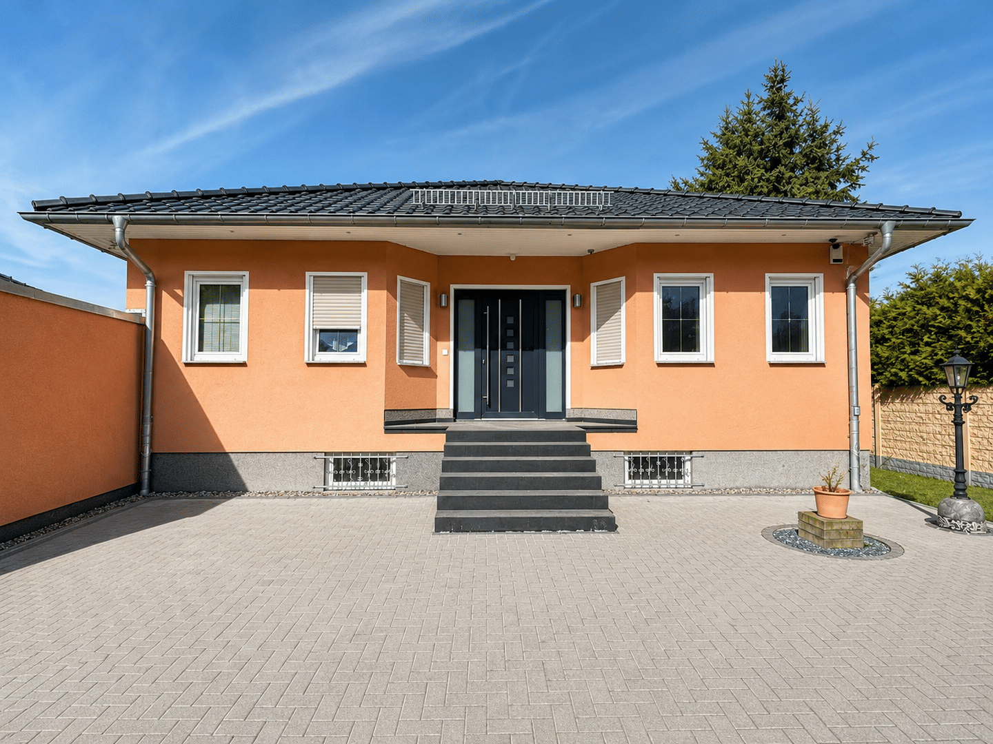 Wohnen im Grünen mit Stadtnähe – Exklusiver Bungalow in Holzhausen mit Pool und Erdwärmepumpe, 4288 Leipzig (Holzhausen Liebertwolkwitz)