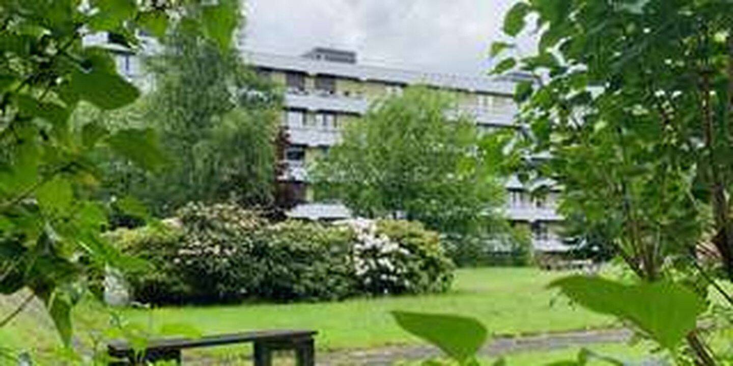 Modernes Apartment mit Balkon, Einbauküche und PKW-Stellplatz, 45479 Mülheim an der Ruhr (Broich Saarn Saarn/Mintard Speldorf)