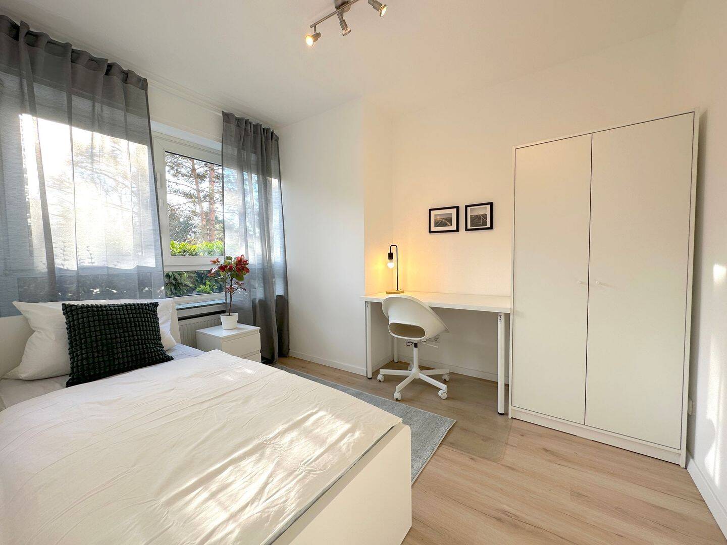 Möbilierte Zimmer frei in moderner WG – Weißkirchener Weg 39, Frankfurt, 60439 Frankfurt am Main (Heddernheim Kalbach Niederursel Praunheim)