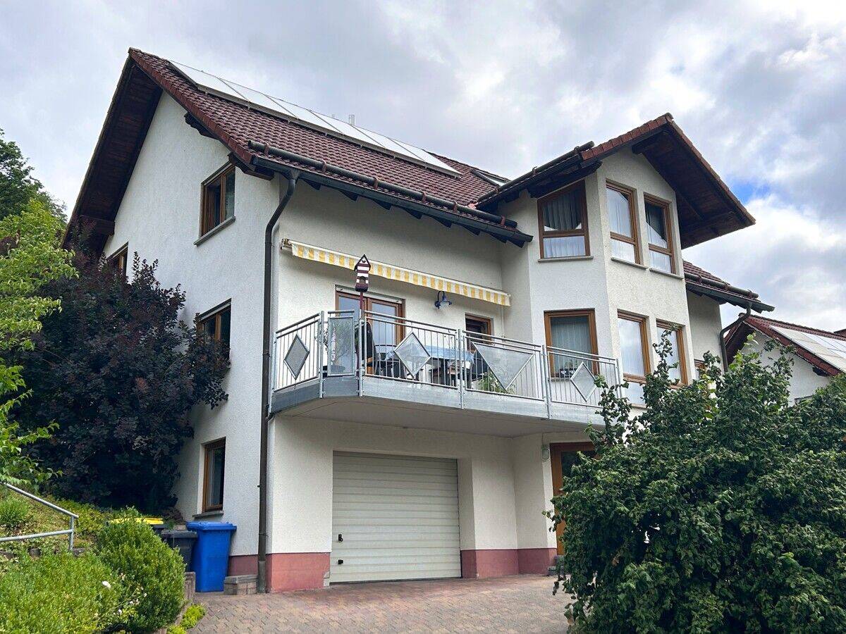 Oberscheld: Gepflegtes Einfamilienhaus in Ortsrandlage!, 35688 Dillenburg