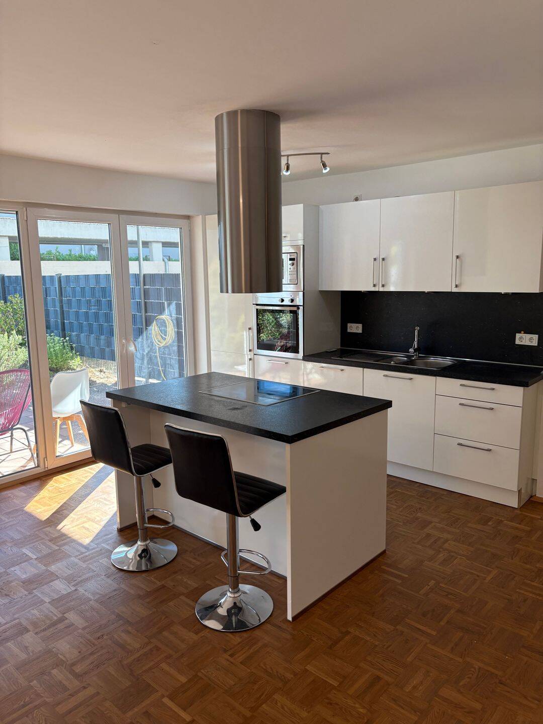 Die Wohnung befindet sich in der Kölnstraße in Hürth. Die Lage bietet eine gute Anbindung an die städtische Infrastruktur sowie eine schnelle Erreichb, 50354 Hürth
