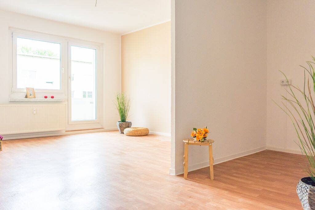 Bezugsfertige 3-Raum-Wohnung mit großem Wohn-/Essbereich, 9119 Chemnitz (Helbersdorf Kapellenberg Kappel Zentrum)