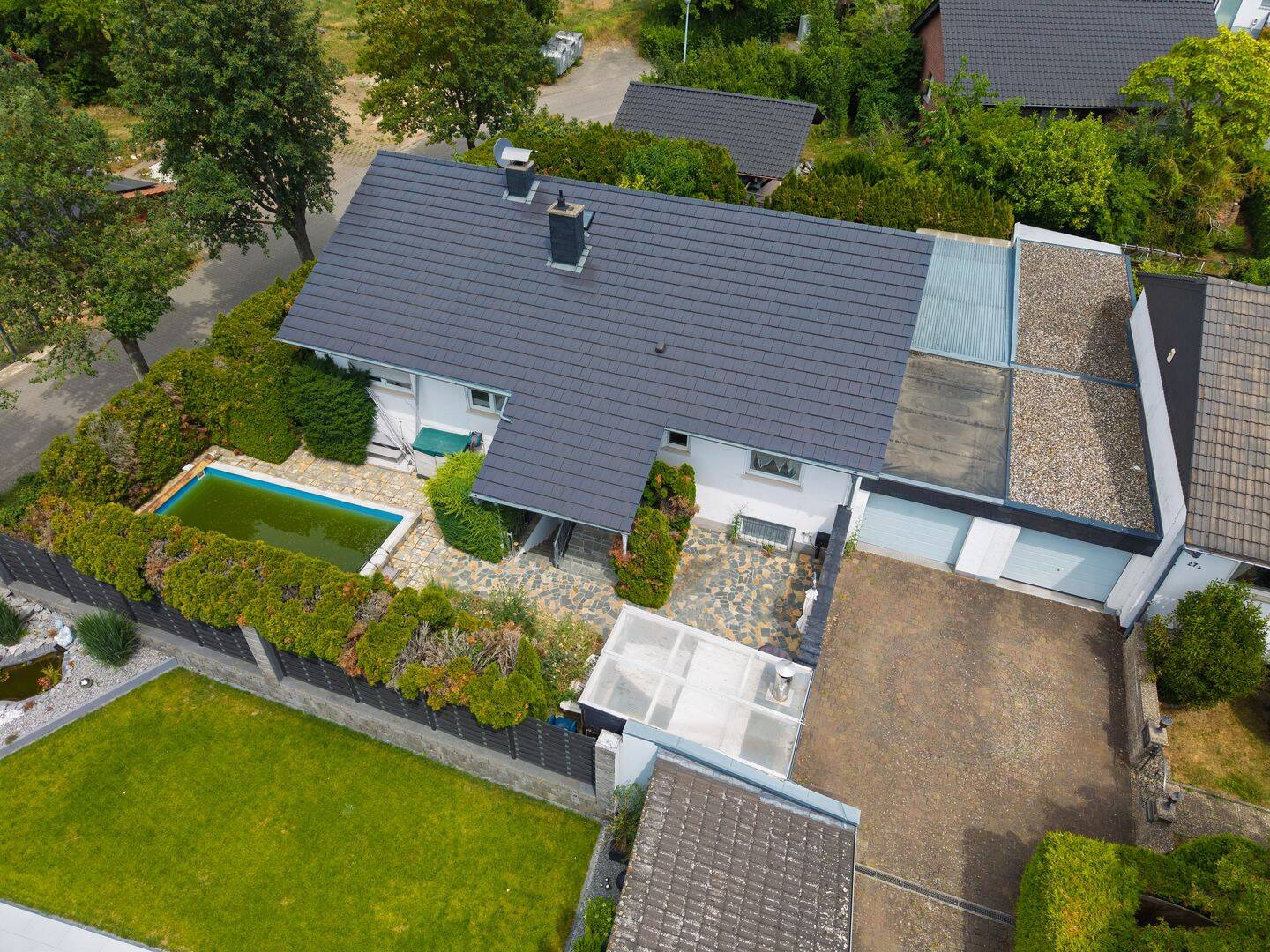 Einfamilienhaus mit Pool, Garten und viel Potenzial in ruhiger Lage von Selzen, 55278 Selzen