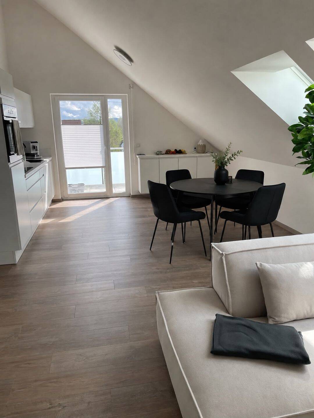 2 Zimmer DG-Wohnung Neubau mit Balkon, 86497 Horgau