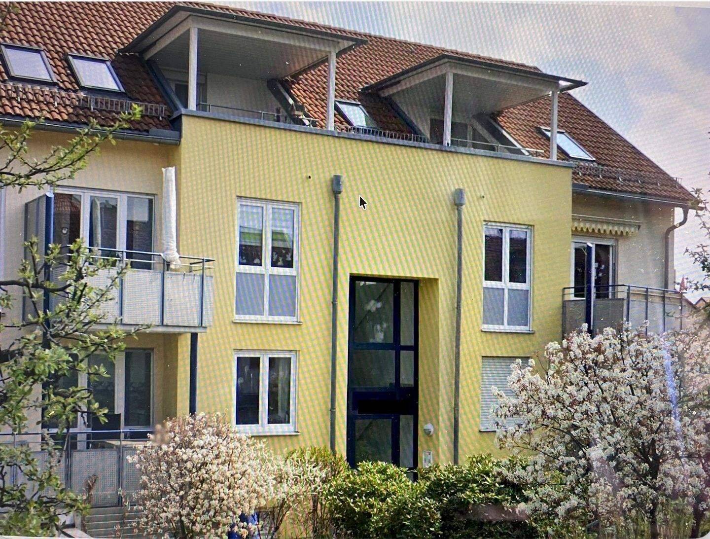 Lage, Lage, Lage – 2RWE mit TG u. Weitblick – nur 50 m vom Ortskern von Pesterwitz, 1705 Freital