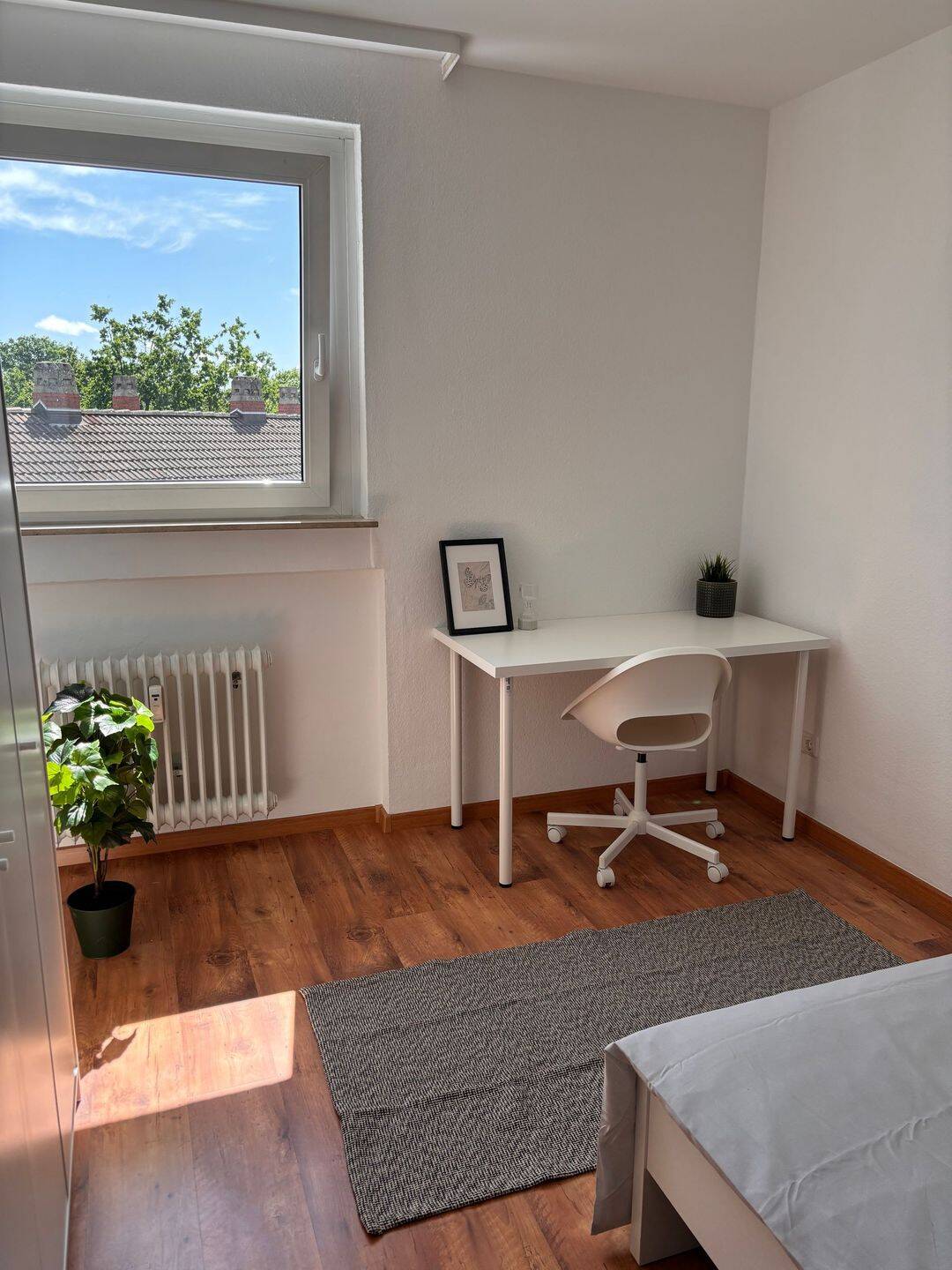 ?? Ein freies Zimmer in moderner 4er-WG – saniert, möbliert & bezugsfertig, 60433 Frankfurt am Main (Bonames Dornbusch Eschersheim Frankfurter Berg Preungesheim)