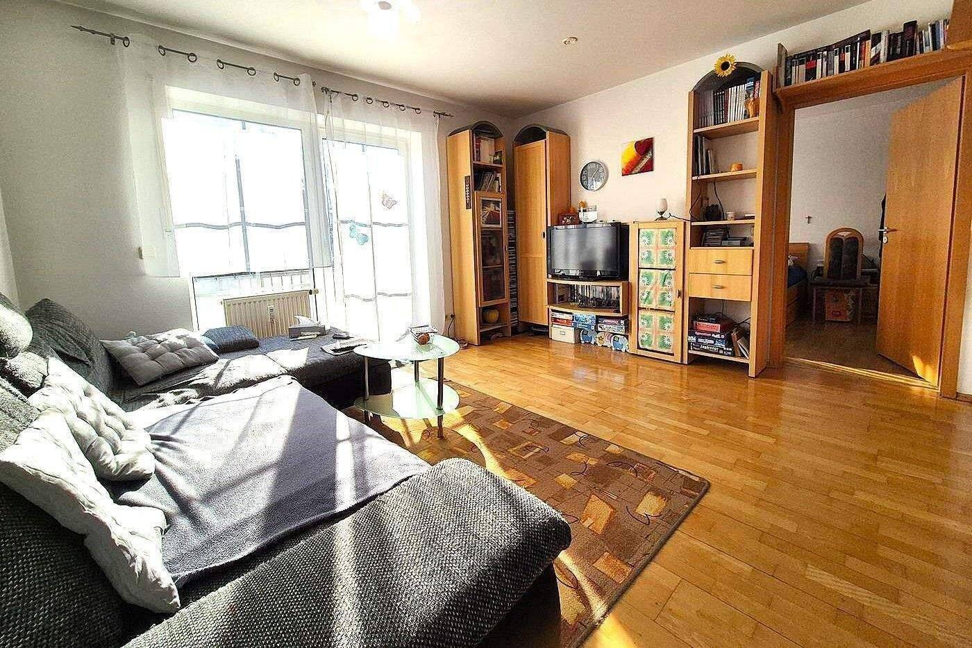 Gelegenheit: Großzügige Zwei-Zimmerwohnung mit Südbalkon und Nähe zum Badesee in ruhiger Ortsrandlage!, 82216 Maisach