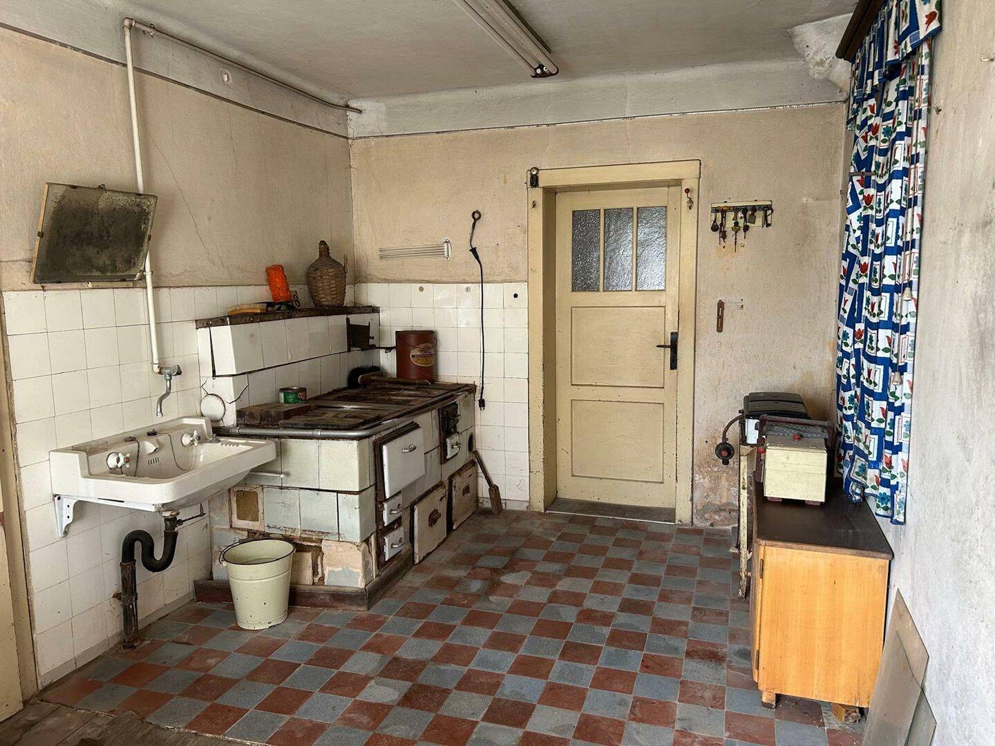 Zu sanierendes Landhaus mit großem Garten und Grundstück ( Kleiner Dreiseitenhof ), 1936 Schwepnitz