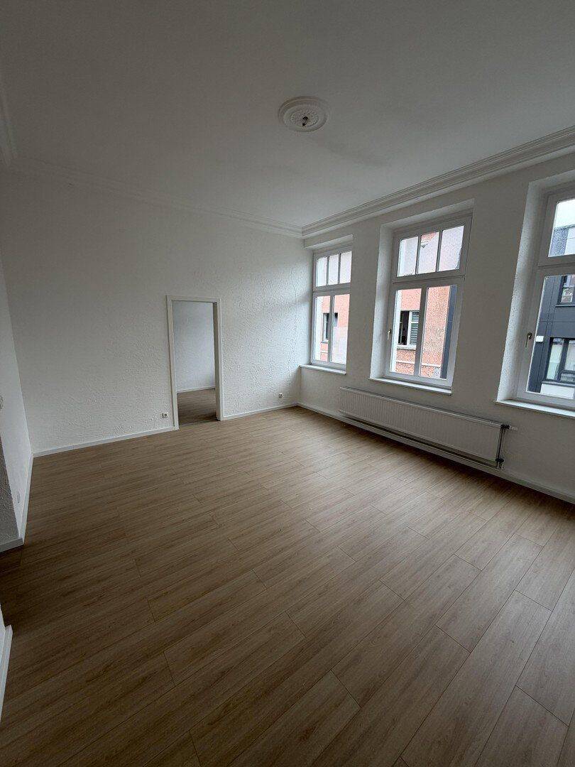 Frisch sanierte 2-Zimmer-Altbauwohnung, 47803 Krefeld