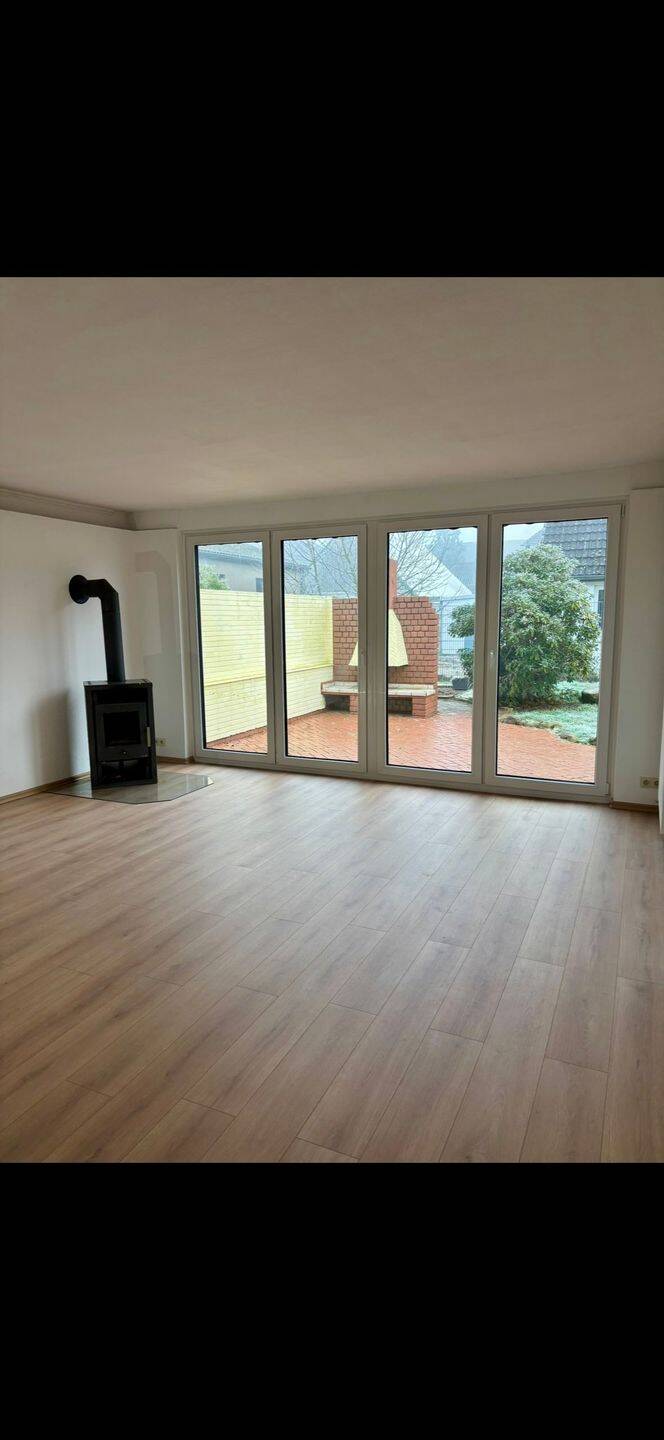 Erdgeschosswohnung mit eigenen Garten in Oyten-Bassen, 28876 Oyten