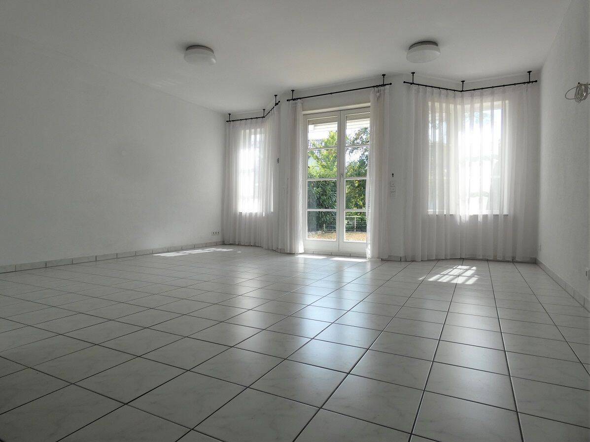 TOWNHOUSE WITH WELLNESS AREA! approx. 179m², 5-room, 4-bed, 2.25-bath, only 13 minutes Clay Kaserne, 65191 Wiesbaden (Bierstadt Sonnenberg Wiesbaden)