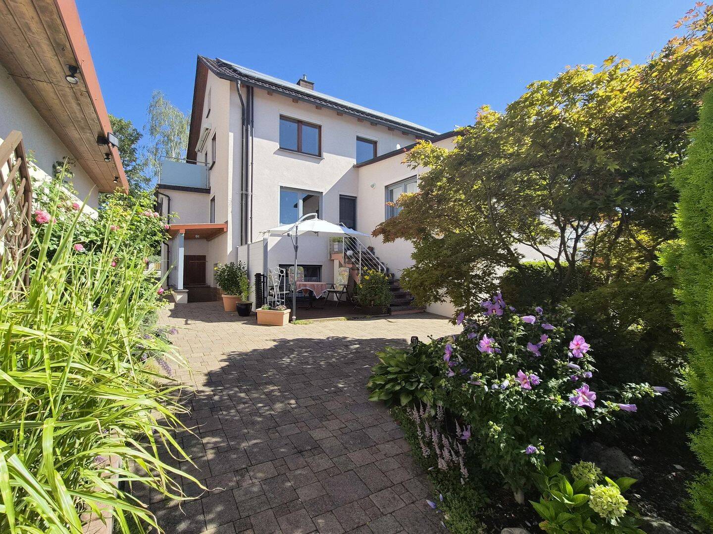 Ein- bis Zweifamilienhaus mit traumhaftem Garten in Bad Rodach, 96476 Bad Rodach