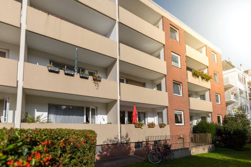 Helle 3-Zimmer-Wohnung in Bremerhaven mit Badewanne und Balkon!, 27568 Bremerhaven (Lehe Mitte Überseehafen)