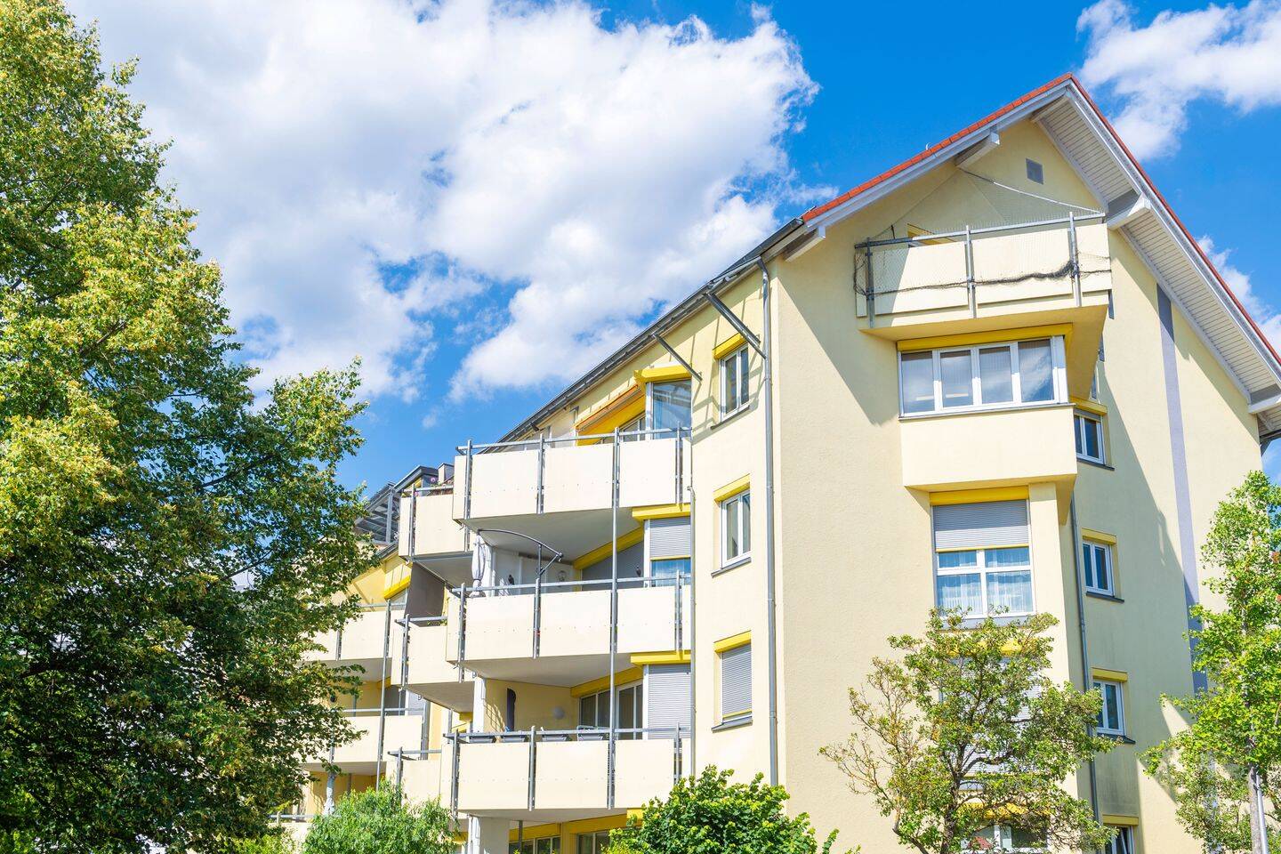 Nachlass / Gebotsverfahren: 4-Zimmer-Maisonette-ETW in 90482 Nürnberg, Zaunwiesenweg 26 / Leerstand / 2 Balkone / 2 Garagen, 90482 Nürnberg (Freiland Laufamholz Mögeldorf Rehhof Unterbürg)