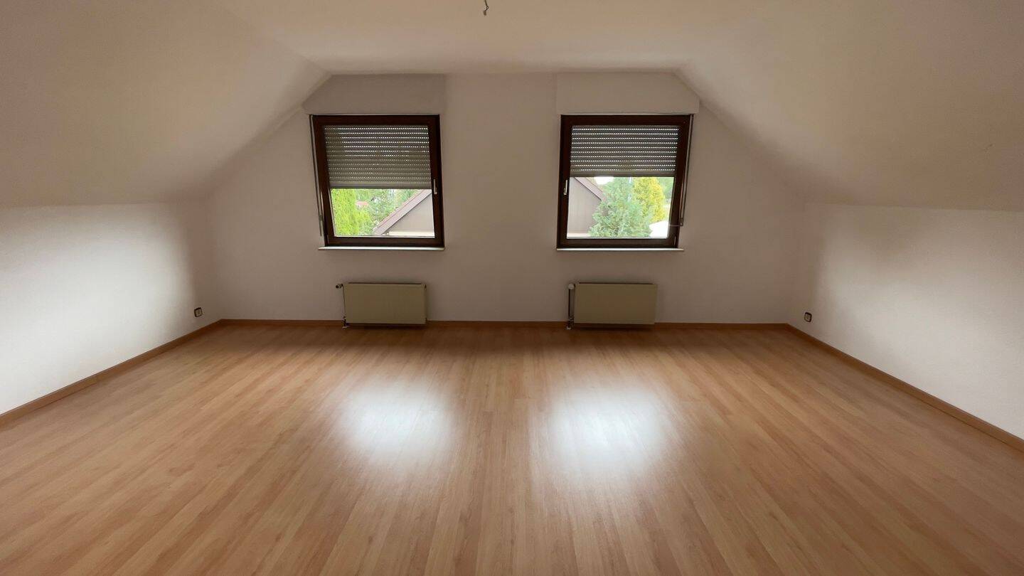 Sehr helle 2-Zimmer Dachgeschosswohnung in Hohenstein-Bernloch, 72531 Hohenstein