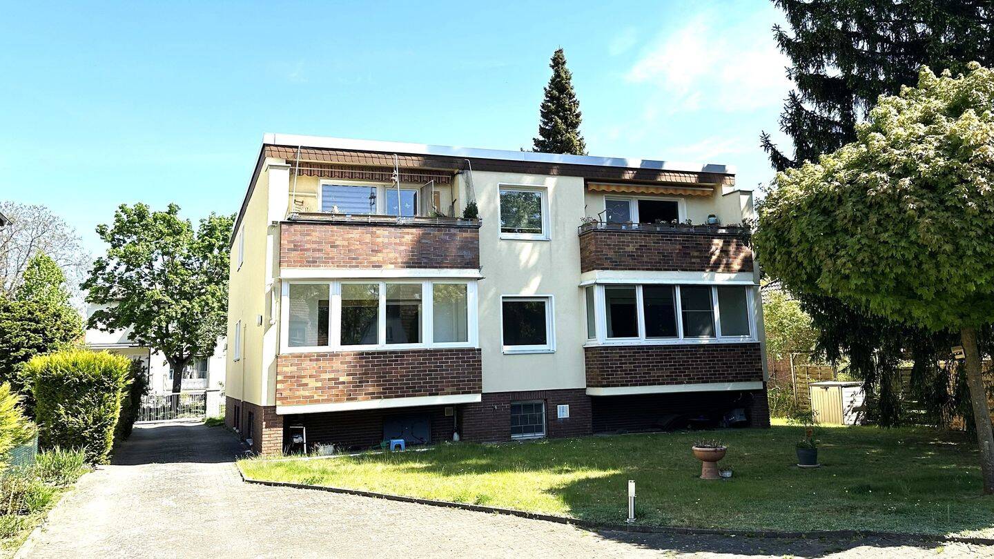 Helle 2-Zimmer-Wohnung mit verglaster Loggia im gepflegten Vier-Familien-Haus, 12309 Berlin (Tempelhof-Schöneberg Lichtenrade)
