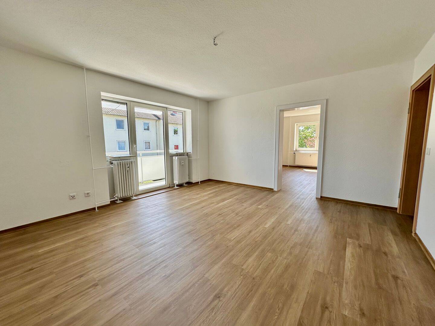 Einziehen und wohlfühlen: Helle und gepflegte Wohnung mit Balkon und neuer Ausstattung