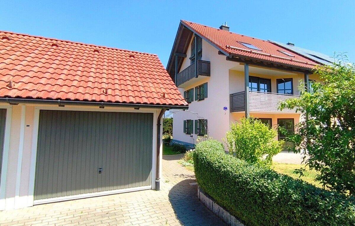 Ansprechende Doppelhaushälfte+Doppelgarage ruhige Wohnlage in Germaringen mit guter Anbindung zurA96, 87656 Germaringen