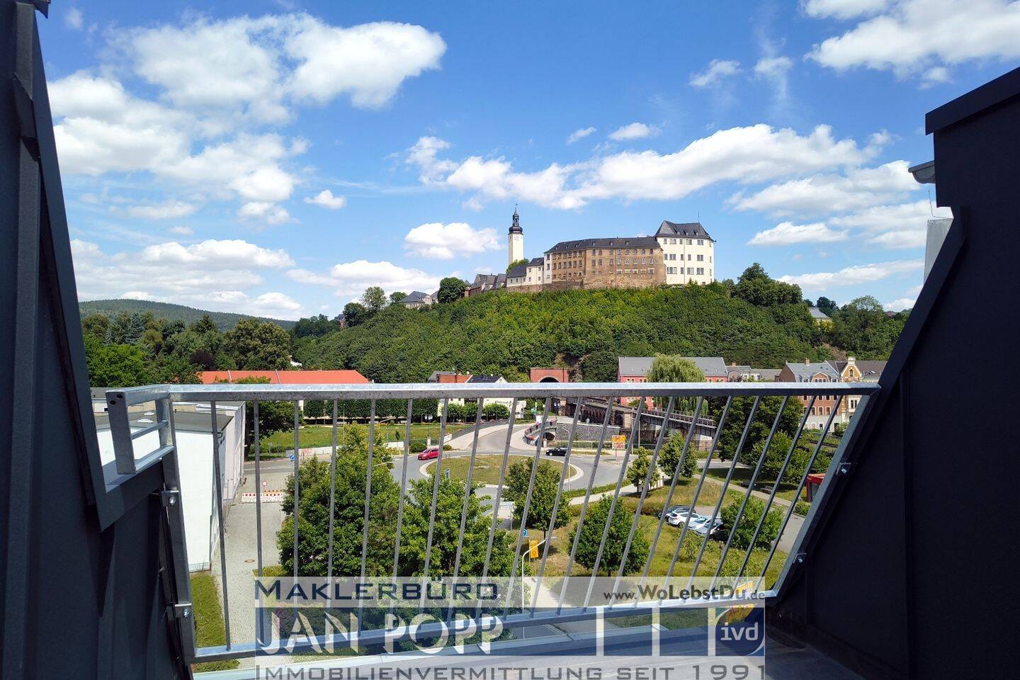 Schlossblick von der Dachterrasse – Erstbezug nach Sanierung, 7973 Greiz