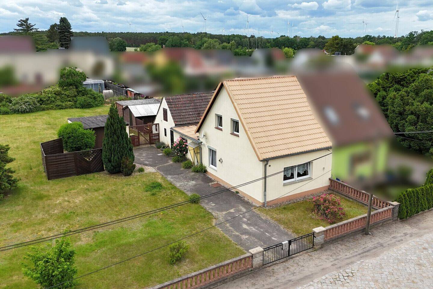 Platz für neue Wohnträume – Doppelhaushälfte mit großem Grundstück, 14929 Treuenbrietzen
