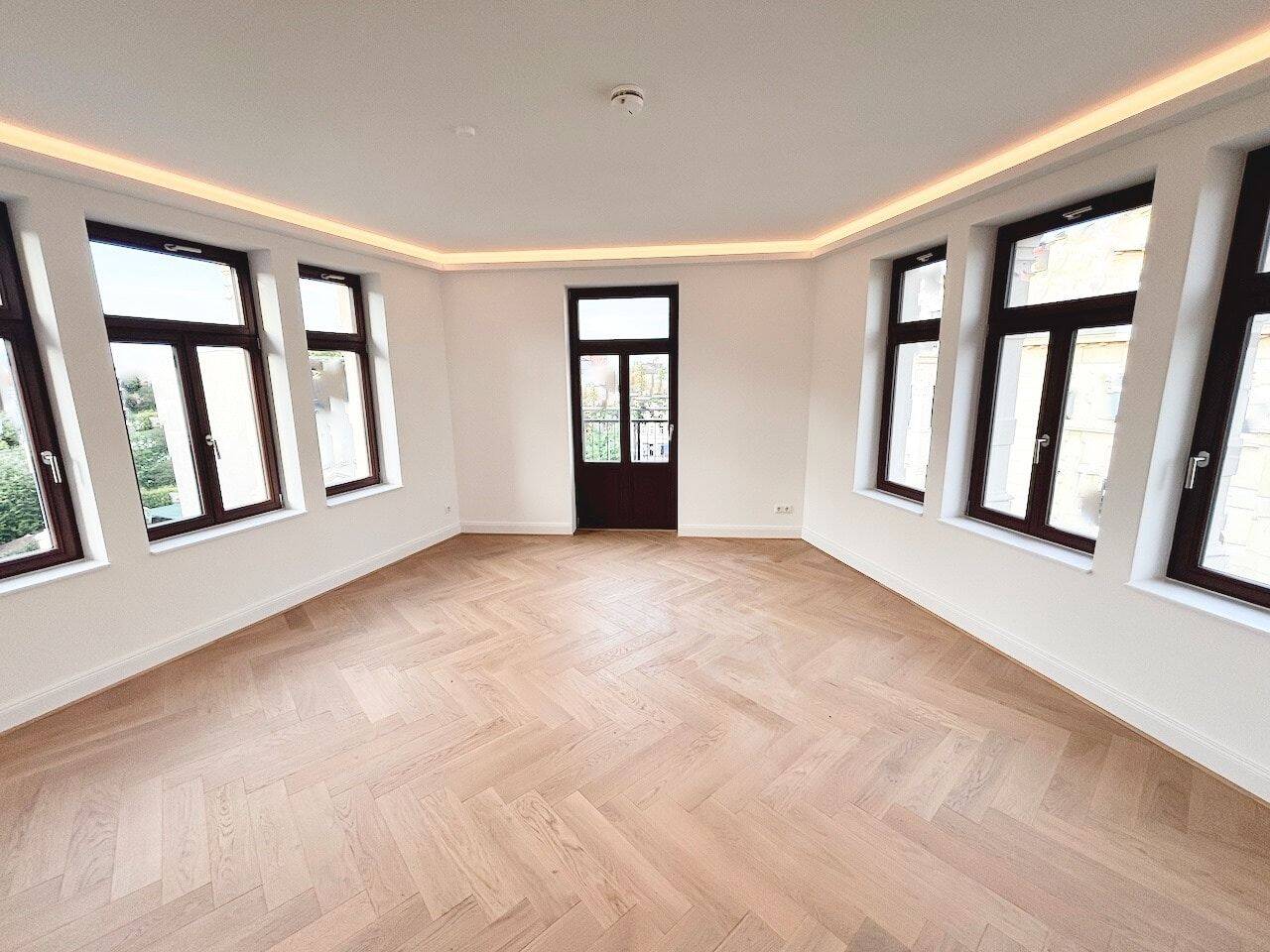 Stilvoll! + Erstbezug mit Lift + Parkett + Fußbodenheizung + Wanne & Dusche + LED-Licht + Austritt, 4177 Leipzig (Altlindenau Lindenau)