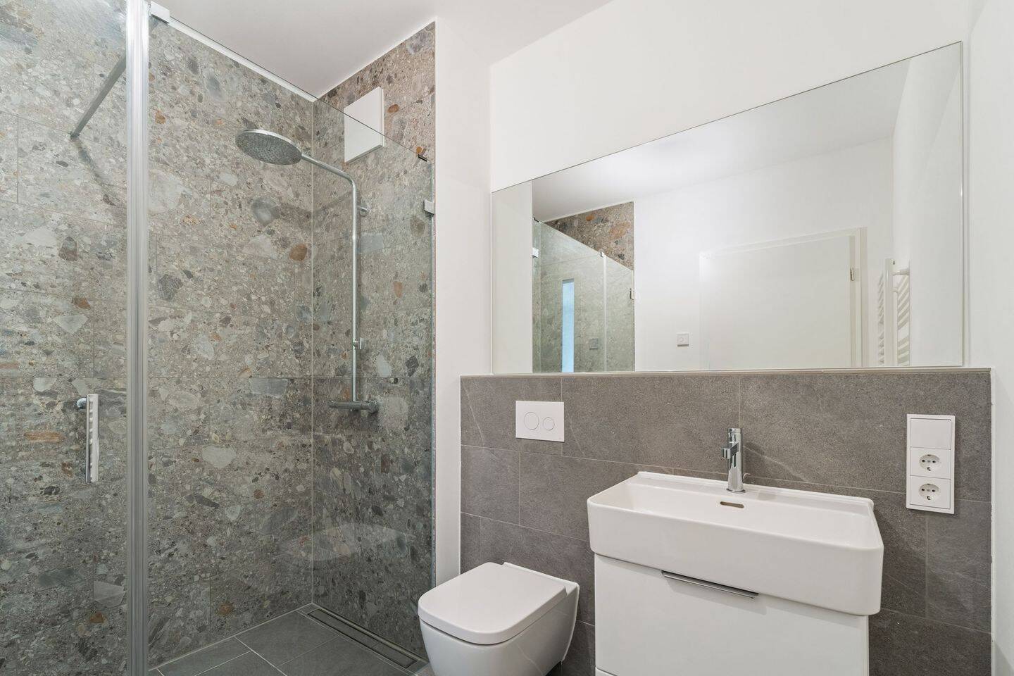 Neubau Erstbezug * 1 Zimmer Apartment * Einbauküche * Balkon, 10249 Berlin (Friedrichshain-Kreuzberg Friedrichshain Prenzlauer Berg)