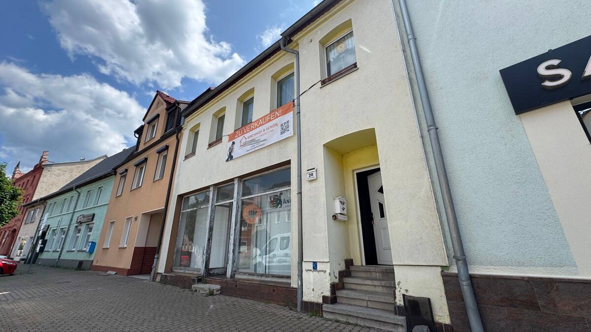 Gewerbe und Wohnhaus in zentraler Lage von Raguhn, 6779 Raguhn-Jeßnitz
