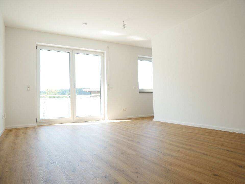 *NEUBAU ERSTBEZUG* Hochwertige 4 ZKB mit großem Süd-Balkon in Eurasburg, 86495 Eurasburg