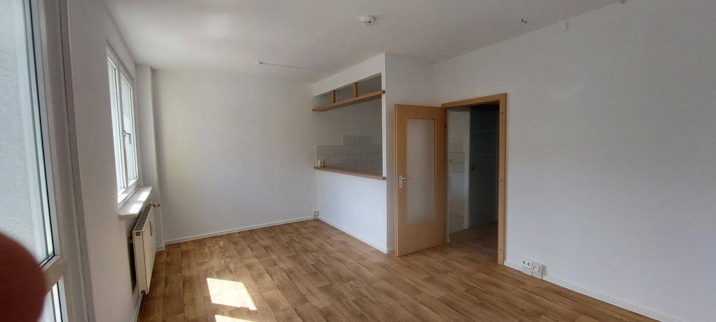 3 Zimmer im 1.OG mit Balkon, 6842 Dessau-Roßlau (Innenstadt Kleutsch Mildensee Sollnitz Süd)