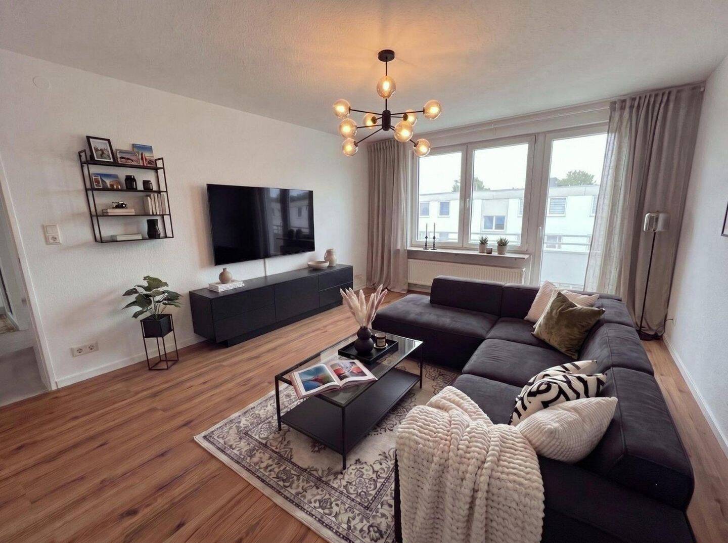 Frisch sanierte helle 4-Zimmer-Wohnung mit Südbalkon, 32257 Bünde