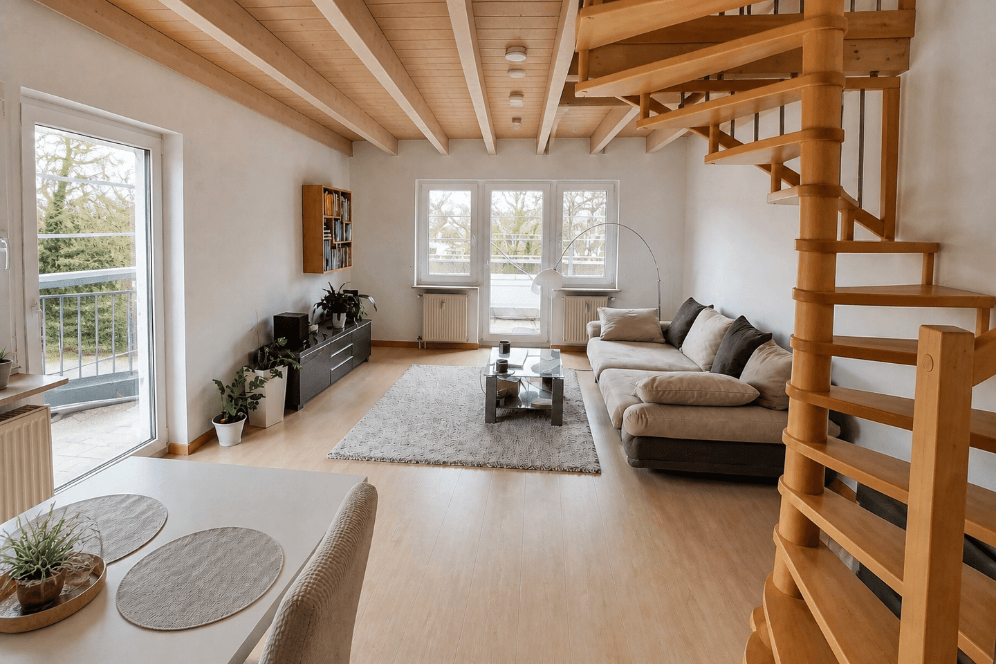 Schöne, vermietete Studiowohnung in Radolfzell mit Balkon, Loggia und ausgebautem Dachgeschoss, 78315 Radolfzell am Bodensee