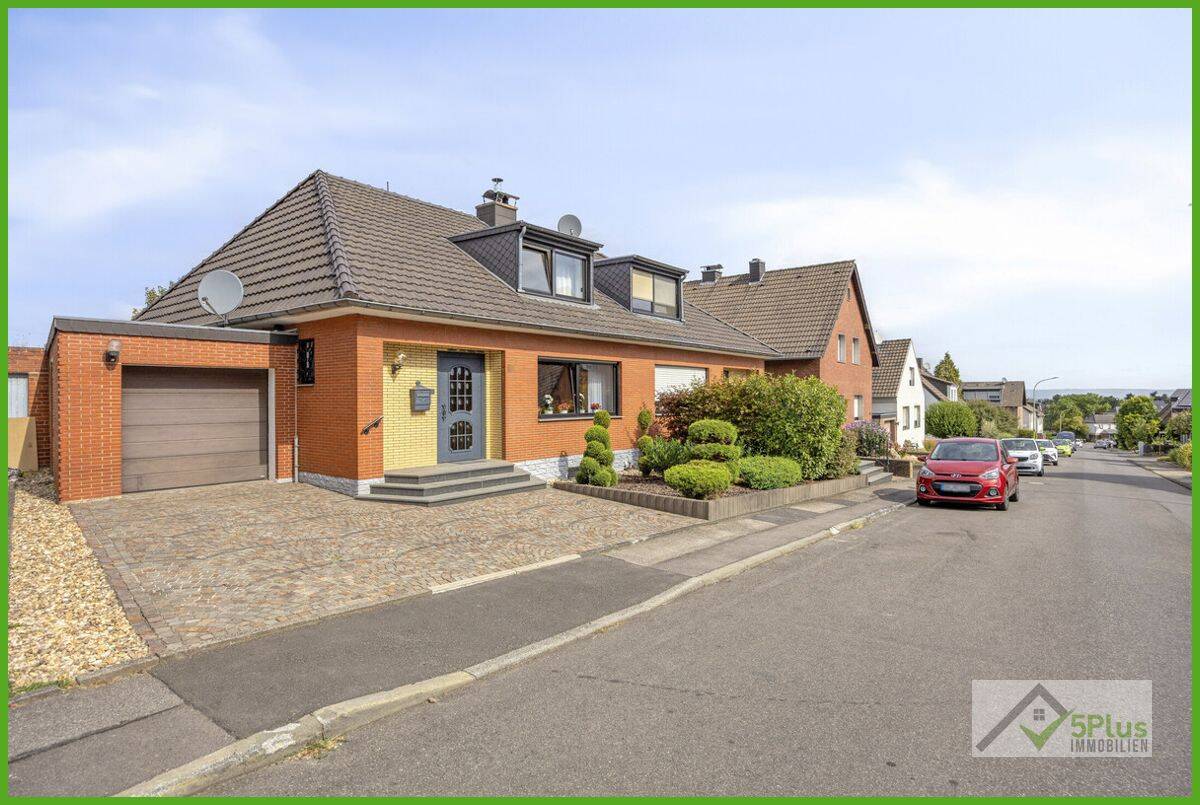 + 5PLUS + SONNE, RUHE, ZUHAUSE – GEPFLEGTE DHH MIT SÜD-WEST-GARTEN UND GARAGE IN LANGERWEHE +++, 52379 Langerwehe