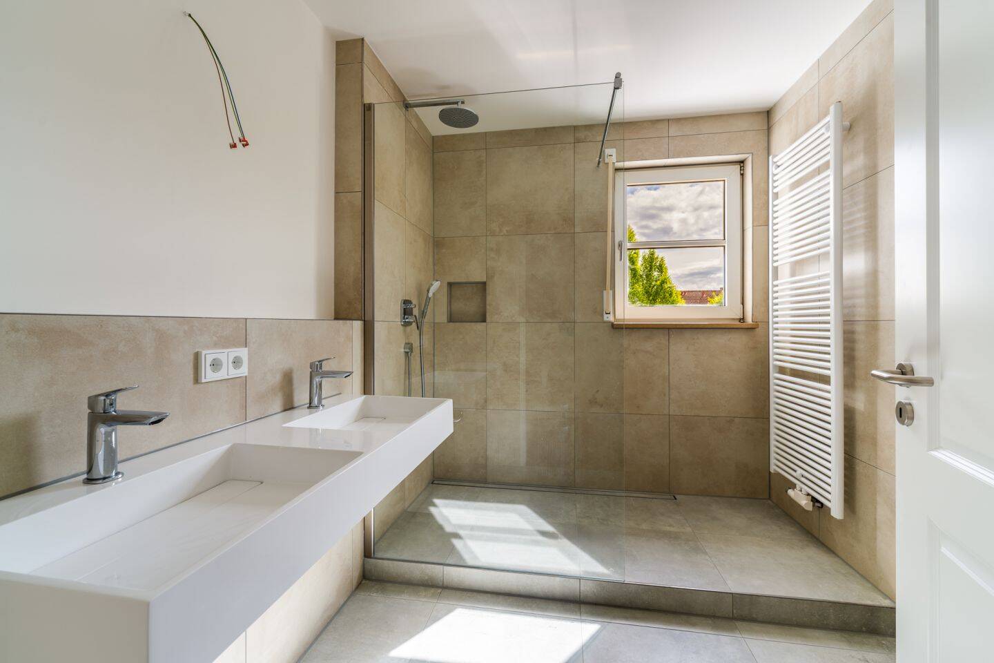 Kernsaniert, bezugsfrei, ruhig gelegen: Attraktive 3-Zimmer-Wohnung in München-Moosach, 80993 München (Moosach)