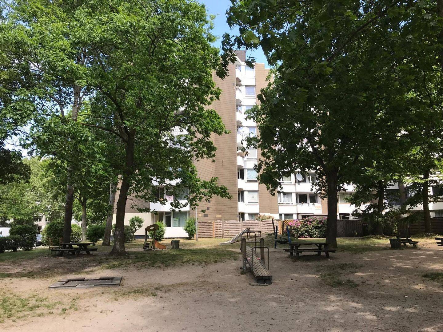 Hell und luftig – 3-Zimmer-Wohnung mit Balkon im 7.OG in Delmenhorst, 27749 Delmenhorst (Düsternort Mitte Schafkoven/Donneresch Stickgras/Annenriede)