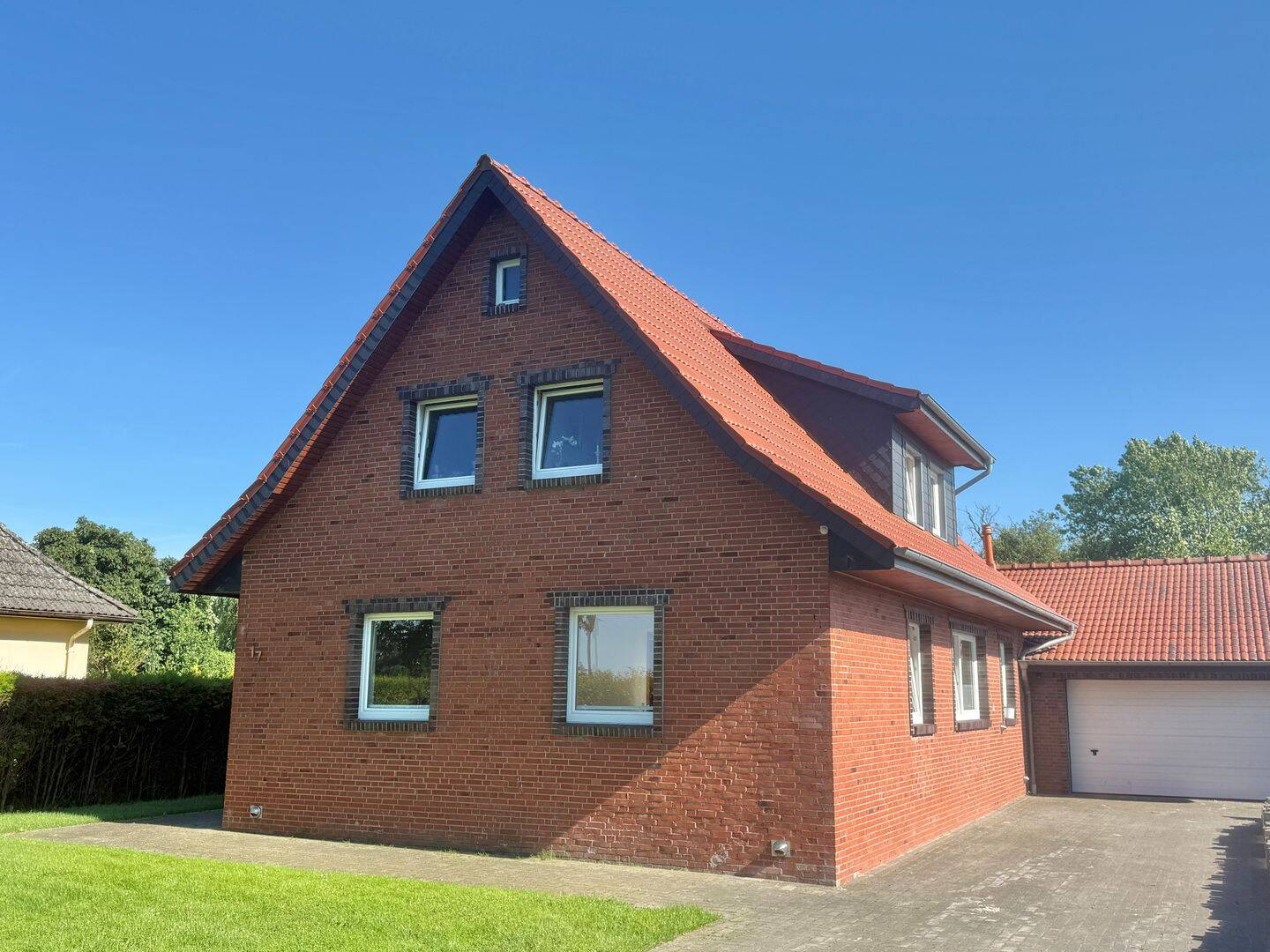 Einfamilienhaus mit großem Grundstück, Teich und viel Raum für individuelle Wohnideen, 26939 Ovelgönne