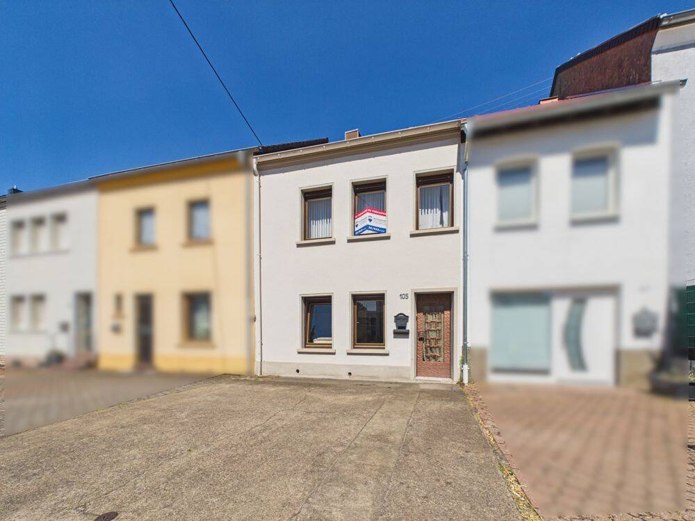 Saarlouis-Fraulautern: Reihenmittelhaus mit 97m², 5 Zimmer Garten zwei Stellplätze und Garage, 66740 Saarlouis