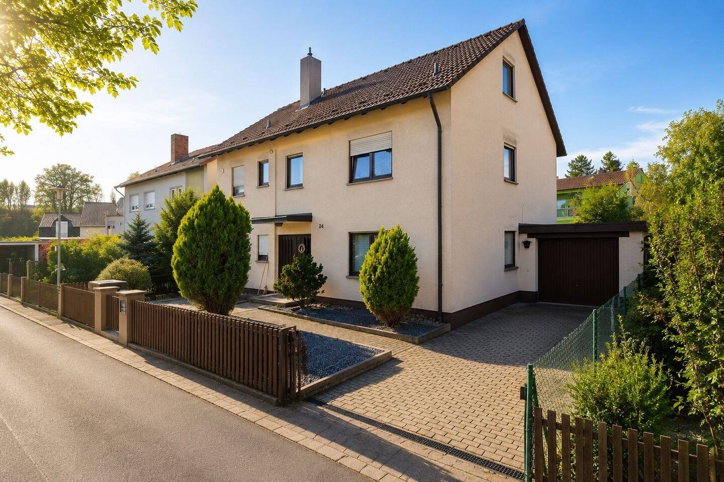 Erdgeschosswohnung mit Garten und Garage, 97318 Kitzingen