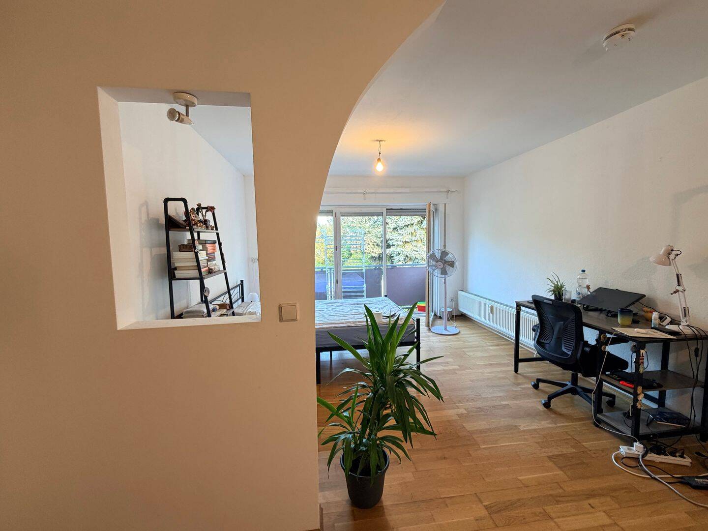 1zw STUDIO DUSCHBAD BALKON NIEDERRAD GOLDSTEINSTR NÄHE UNI KLINIK FUSSLÄUFIG PENNY ROSSMANN NORMA REWE EIFLER BUSS/BAHN S BAHN LYONERSTR HELL UND RUHI, 60528 Frankfurt am Main (Niederrad Sachsenhausen Schwanheim)
