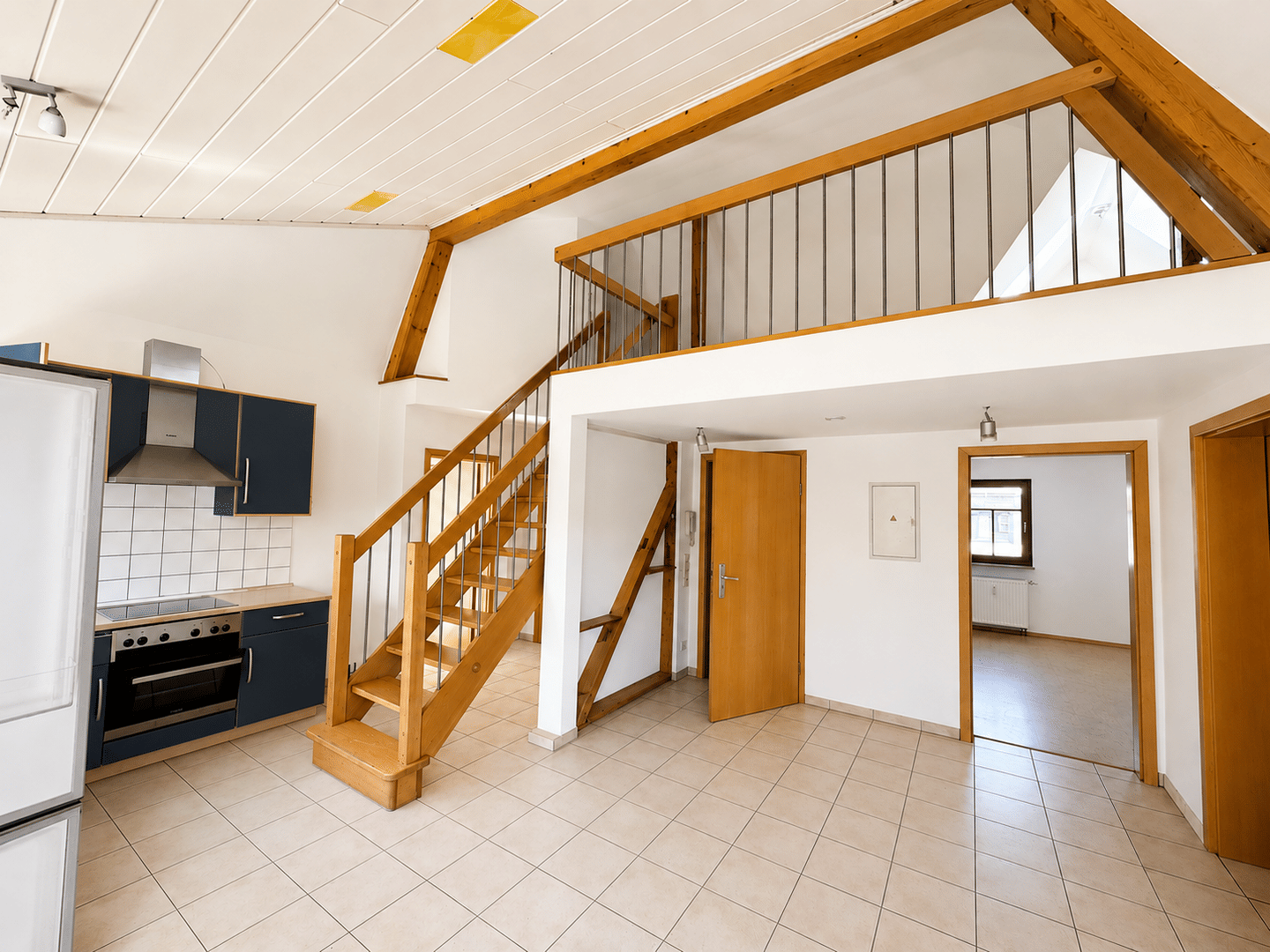Kernsanierte 3,5 – 4-Zimmer-Galeriewohnung mit EBK, Balkon und gemeinschaftlichem Garten, 70794 Filderstadt