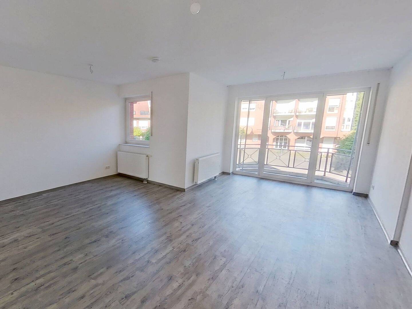 Raffiniert geschnitten & lichtdurchflutet: Exklusive 2-Zimmer-Wohnung mit Balkon & Tageslicht-Ambiente, 33100 Paderborn
