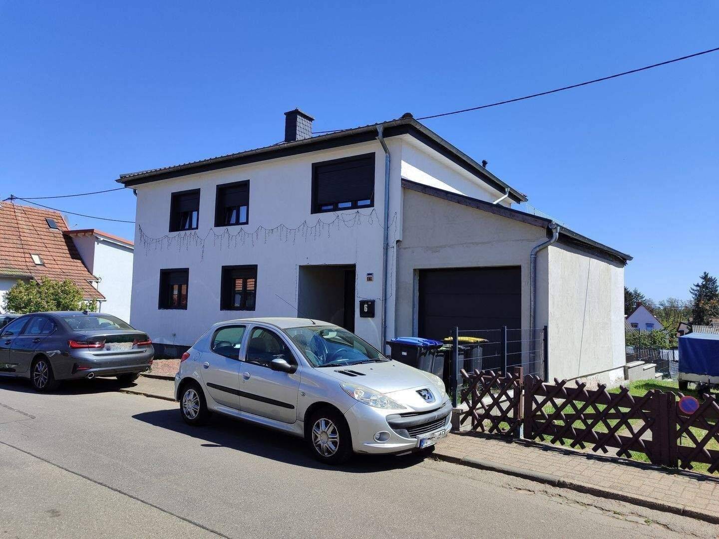 Attraktiv kernsaniertes Anwesen mit Garage und Gartenanteil, 66539 Neunkirchen