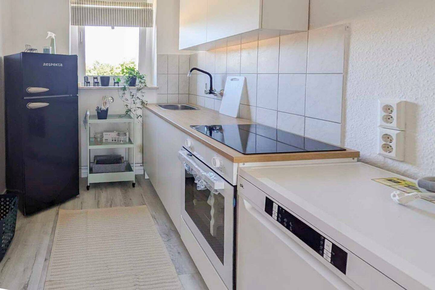Attraktives Anlagepaket mit Eigennutzoption: 2x 3-Zimmer-Wohnungen + Garagen, Garten & Bungalow, 18516 Süderholz