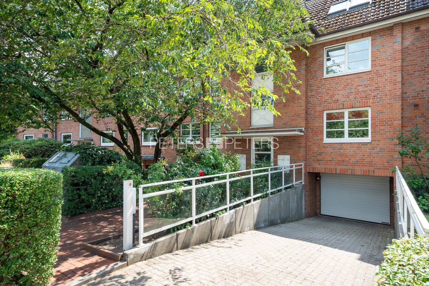Charmante 1,5-Zimmer-Wohnung, großer Balkon und Tiefgarage, 22297 Hamburg (Hamburg-Nord Alsterdorf Barmbek-Nord Groß Borstel Winterhude)