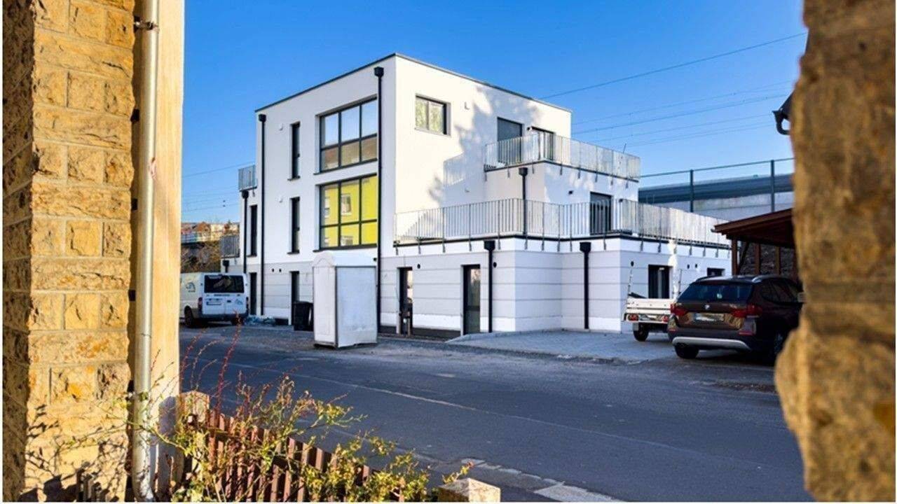 Exklusives Penthouse inkl. Stellplatz, 97084 Würzburg (Heidingsfeld Heuchelhof Rottenbauer)