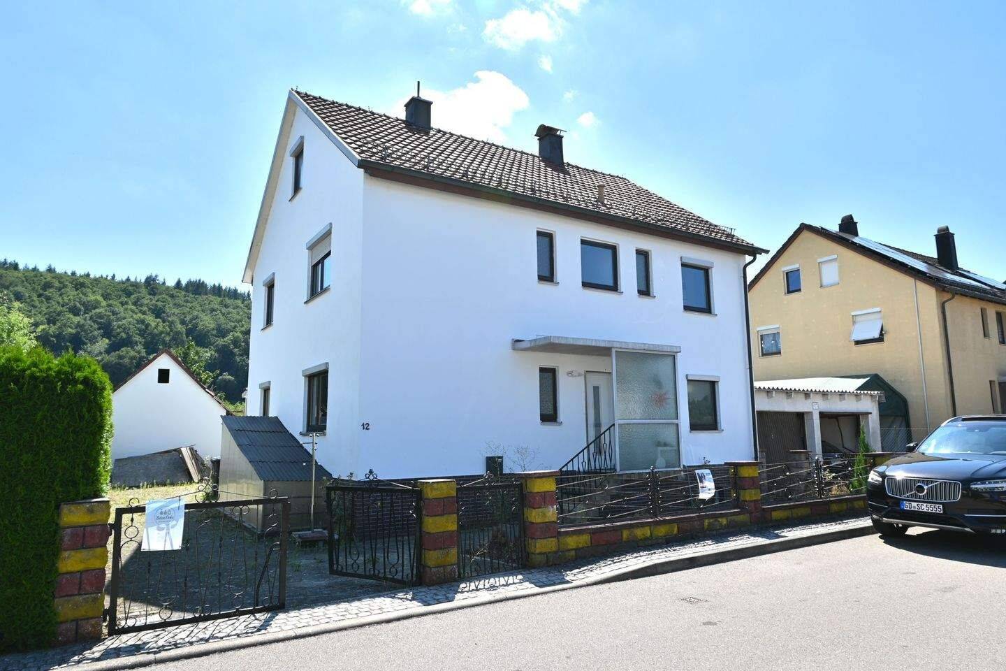 Familientraum – Ein-, Zwei oder Dreifamilienhaus mit großem Garten und vielen Möglichkeiten, 89551 Königsbronn
