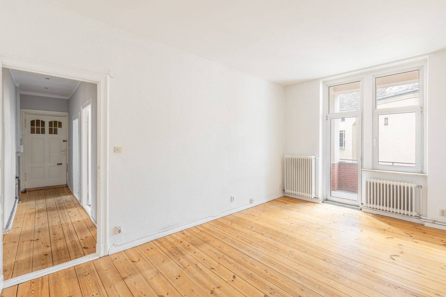 Lichtdurchflutete Wohnung mit Ausbauoption, 12159 Berlin (Tempelhof-Schöneberg Friedenau Schöneberg)